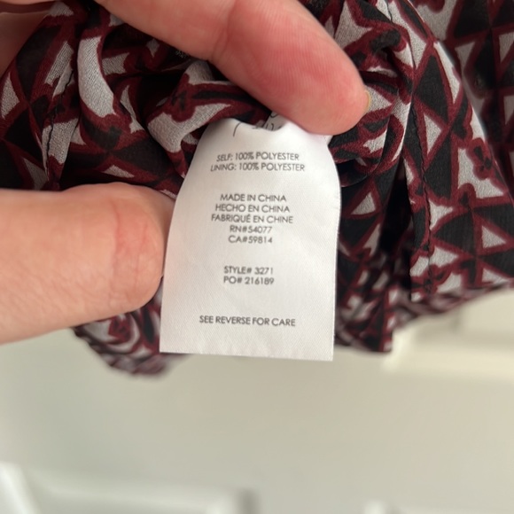 Cabi Venus Cowl Neck Sleeveless Chiffon Geometric Blouse - Picture 6 of 9